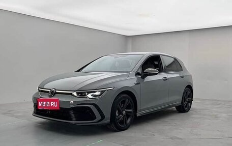 Volkswagen Golf VIII, 2021 год, 2 060 586 рублей, 1 фотография