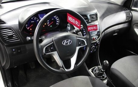 Hyundai Solaris II рестайлинг, 2011 год, 657 000 рублей, 9 фотография