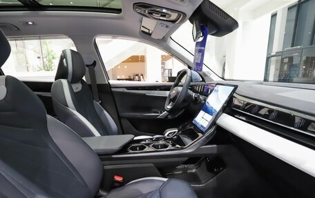 Geely Atlas, 2025 год, 3 918 000 рублей, 21 фотография