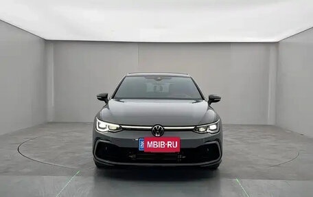 Volkswagen Golf VIII, 2021 год, 2 060 586 рублей, 2 фотография
