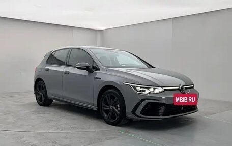 Volkswagen Golf VIII, 2021 год, 2 060 586 рублей, 3 фотография