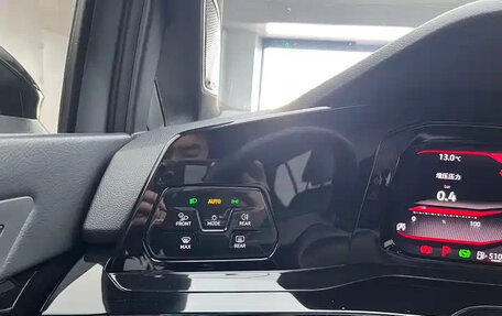 Volkswagen Golf VIII, 2021 год, 2 060 586 рублей, 14 фотография