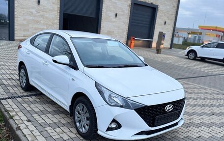 Hyundai Solaris II рестайлинг, 2021 год, 1 399 999 рублей, 2 фотография