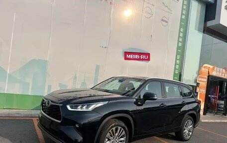 Toyota Highlander, 2024 год, 1 фотография