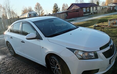 Chevrolet Cruze II, 2011 год, 680 000 рублей, 10 фотография