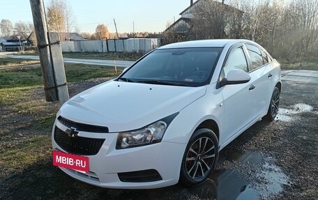 Chevrolet Cruze II, 2011 год, 680 000 рублей, 9 фотография