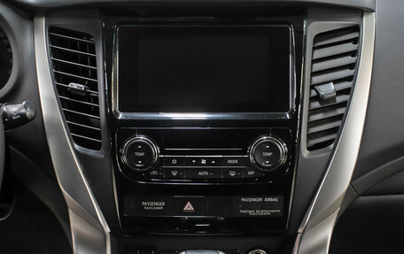 Mitsubishi Pajero Sport III рестайлинг, 2017 год, 3 249 000 рублей, 15 фотография