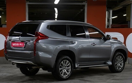 Mitsubishi Pajero Sport III рестайлинг, 2017 год, 3 249 000 рублей, 5 фотография