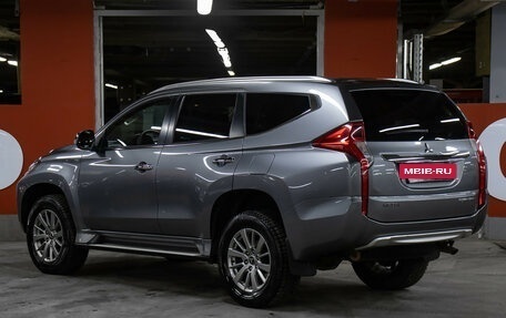 Mitsubishi Pajero Sport III рестайлинг, 2017 год, 3 249 000 рублей, 7 фотография