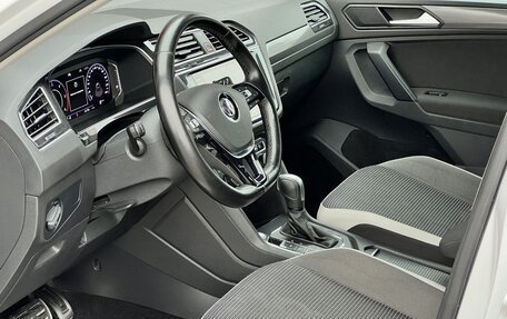 Volkswagen Tiguan II, 2020 год, 2 300 000 рублей, 30 фотография