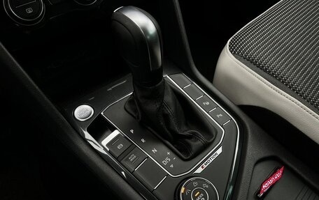 Volkswagen Tiguan II, 2020 год, 2 300 000 рублей, 34 фотография