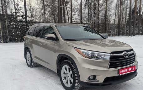 Toyota Highlander III, 2014 год, 3 200 000 рублей, 1 фотография