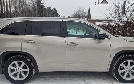 Toyota Highlander III, 2014 год, 3 200 000 рублей, 4 фотография