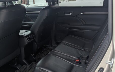 Toyota Highlander III, 2014 год, 3 200 000 рублей, 8 фотография