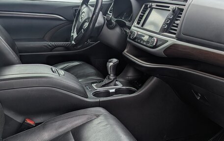 Toyota Highlander III, 2014 год, 3 200 000 рублей, 6 фотография