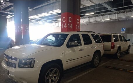Chevrolet Tahoe III, 2013 год, 2 250 000 рублей, 2 фотография
