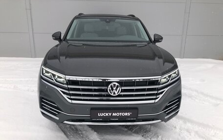 Volkswagen Touareg III, 2019 год, 5 294 000 рублей, 2 фотография
