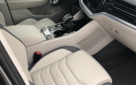 Volkswagen Touareg III, 2019 год, 5 294 000 рублей, 20 фотография