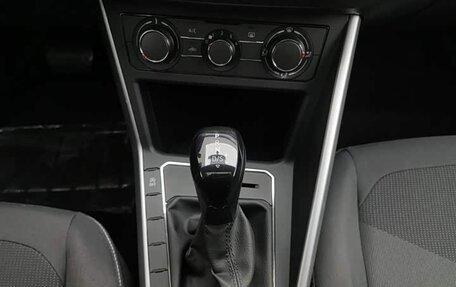 Volkswagen Polo, 2023 год, 1 500 000 рублей, 13 фотография