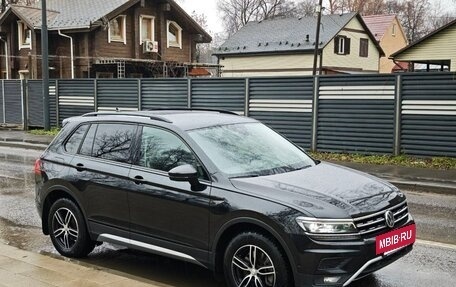 Volkswagen Tiguan II, 2019 год, 2 350 000 рублей, 4 фотография