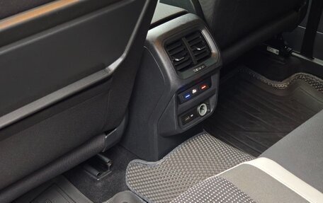 Volkswagen Tiguan II, 2019 год, 2 350 000 рублей, 12 фотография