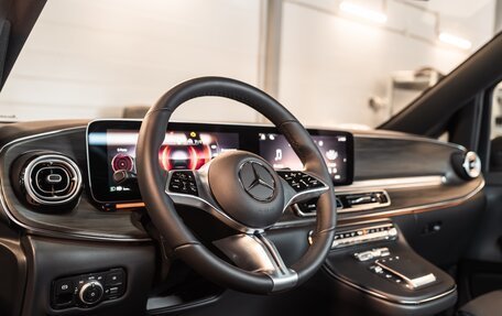 Mercedes-Benz V-Класс, 2024 год, 26 880 000 рублей, 22 фотография