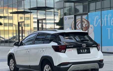 Toyota Yaris, 2022 год, 1 595 000 рублей, 4 фотография