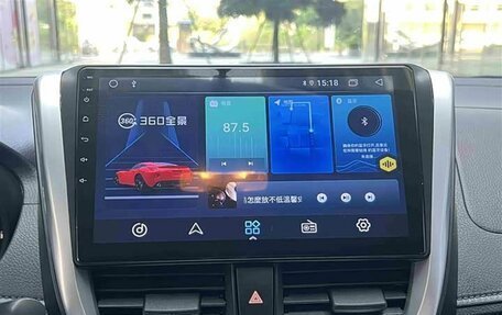 Toyota Yaris, 2022 год, 1 595 000 рублей, 12 фотография