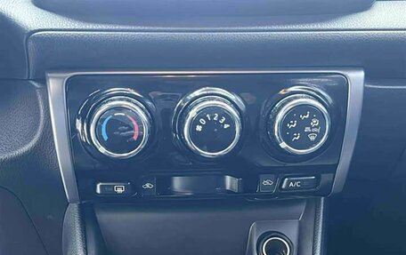 Toyota Yaris, 2022 год, 1 595 000 рублей, 13 фотография