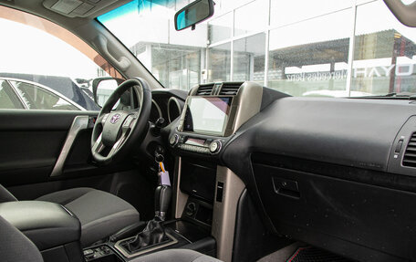 Toyota Land Cruiser Prado 150 рестайлинг 2, 2012 год, 2 987 000 рублей, 24 фотография