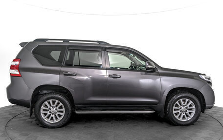 Toyota Land Cruiser Prado 150 рестайлинг 2, 2016 год, 3 715 000 рублей, 4 фотография