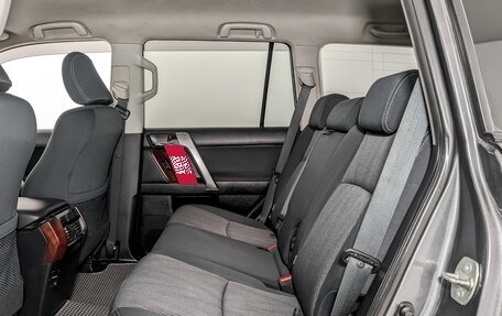 Toyota Land Cruiser Prado 150 рестайлинг 2, 2016 год, 3 715 000 рублей, 12 фотография