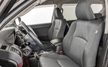 Toyota Land Cruiser Prado 150 рестайлинг 2, 2016 год, 3 715 000 рублей, 20 фотография