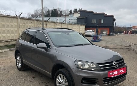 Volkswagen Touareg III, 2010 год, 1 750 000 рублей, 2 фотография