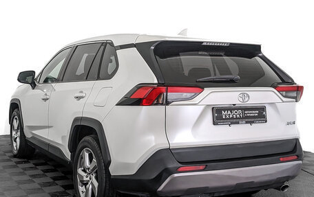 Toyota RAV4, 2020 год, 3 350 000 рублей, 7 фотография