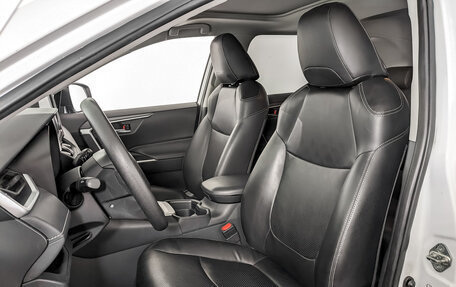 Toyota RAV4, 2020 год, 3 350 000 рублей, 20 фотография