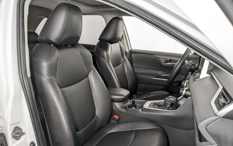 Toyota RAV4, 2020 год, 3 350 000 рублей, 24 фотография