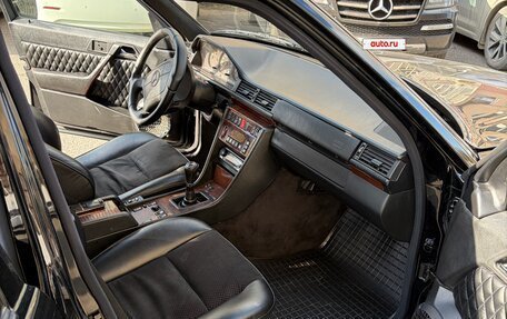 Mercedes-Benz E-Класс, 1994 год, 1 240 000 рублей, 4 фотография