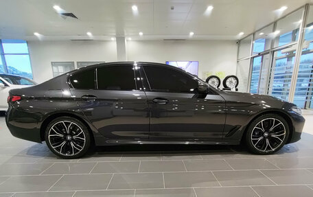 BMW 5 серия, 2021 год, 5 650 000 рублей, 5 фотография