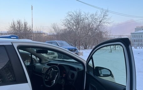 Toyota Vitz, 2015 год, 850 000 рублей, 10 фотография