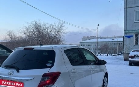 Toyota Vitz, 2015 год, 850 000 рублей, 5 фотография