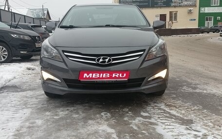 Hyundai Solaris II рестайлинг, 2015 год, 950 000 рублей, 1 фотография