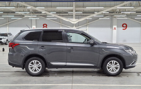 Mitsubishi Outlander III рестайлинг 3, 2015 год, 1 895 000 рублей, 5 фотография