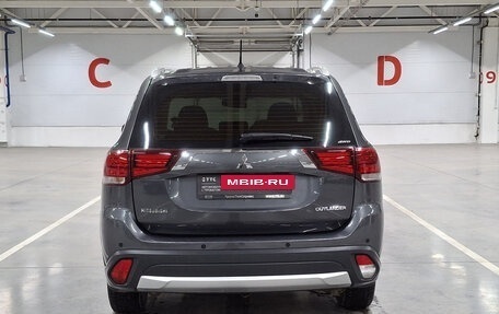 Mitsubishi Outlander III рестайлинг 3, 2015 год, 1 895 000 рублей, 7 фотография