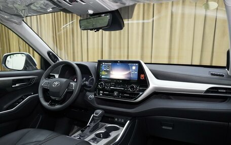 Toyota Highlander, 2025 год, 5 590 000 рублей, 24 фотография