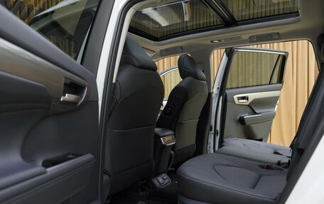 Toyota Highlander, 2025 год, 5 590 000 рублей, 28 фотография