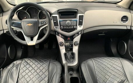 Chevrolet Cruze II, 2011 год, 550 000 рублей, 10 фотография