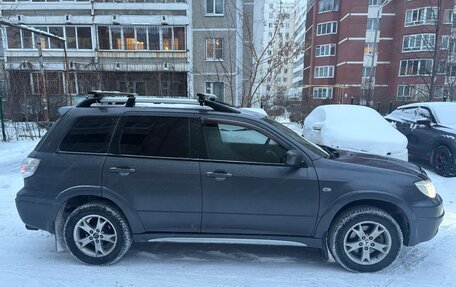 Mitsubishi Outlander III рестайлинг 3, 2007 год, 770 000 рублей, 3 фотография