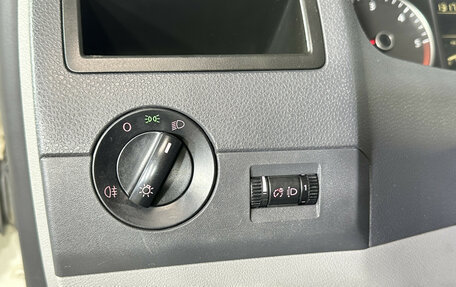 Volkswagen Caravelle T5, 2010 год, 1 715 000 рублей, 19 фотография