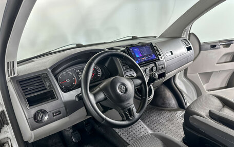 Volkswagen Caravelle T5, 2010 год, 1 715 000 рублей, 14 фотография